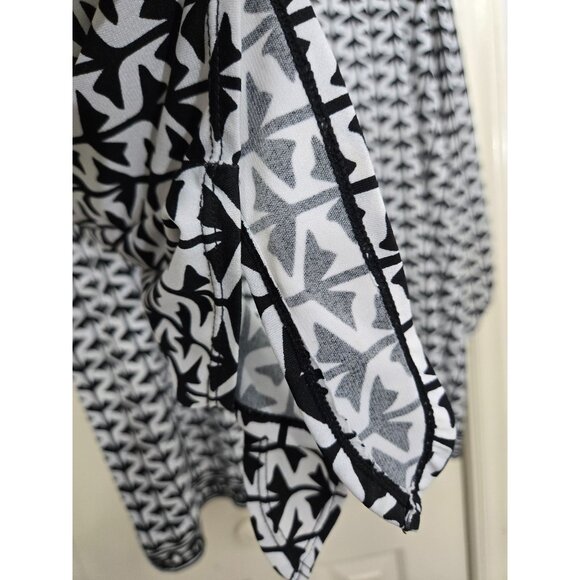 Black & White Geometric Print Blouse By Max Studio  2X  Polyester & Spandex - Picture 3 of 5